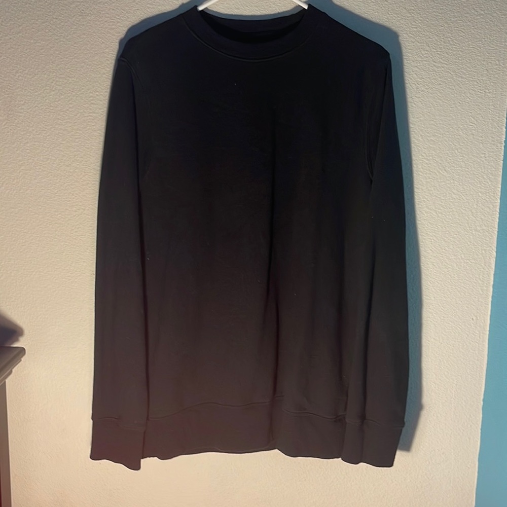 This brand is Goodfellow and co sweater, It’s medium size, I love this material